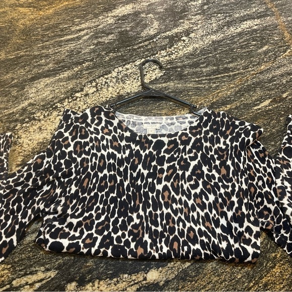 J.Crew Leopard Print Cotton Sweater Top women’s Size M long sleeve lightweight - Picture 3 of 6